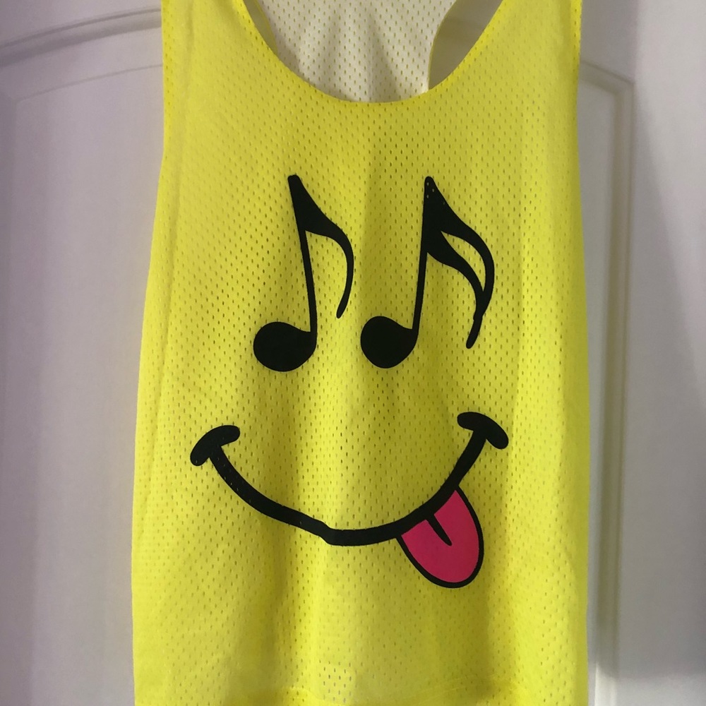 Bright yellow silly faced jersey!